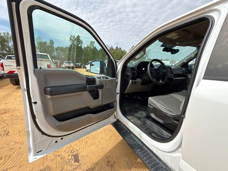 2019-ford-f150-xl-image-13