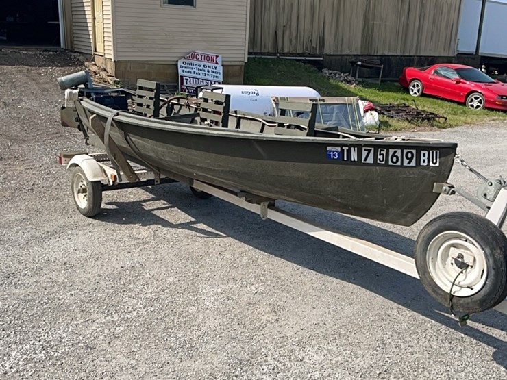 rare-super-nice-wood-reelfoot-lake-calhouns--stump-jumper-boat-with-original-seats-with-trailer-image-1