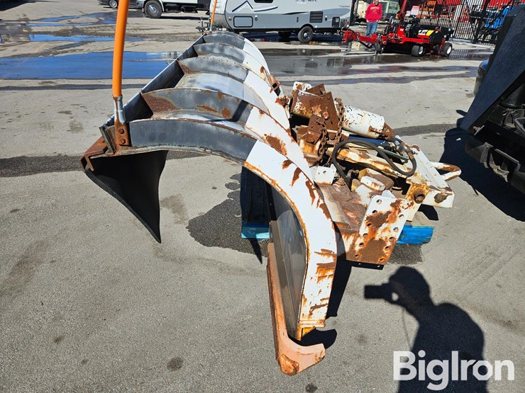 2009-sterling-l9500-image-17