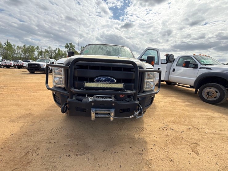 2015-ford-f250-xl-image-18