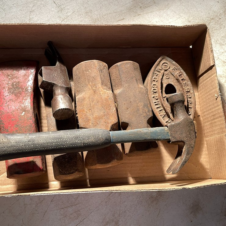 #2520 • Vintage Maul Heads