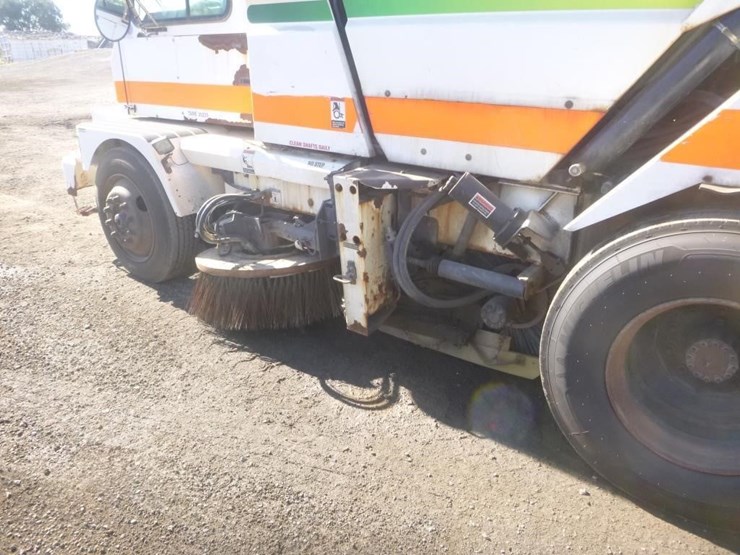 2014-global-m4-sweeper-image-12