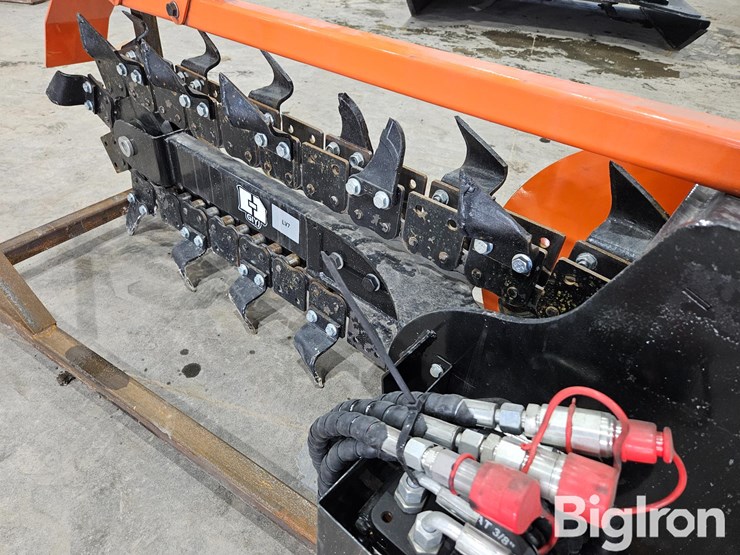 2025-massey-ferguson-730-image-19