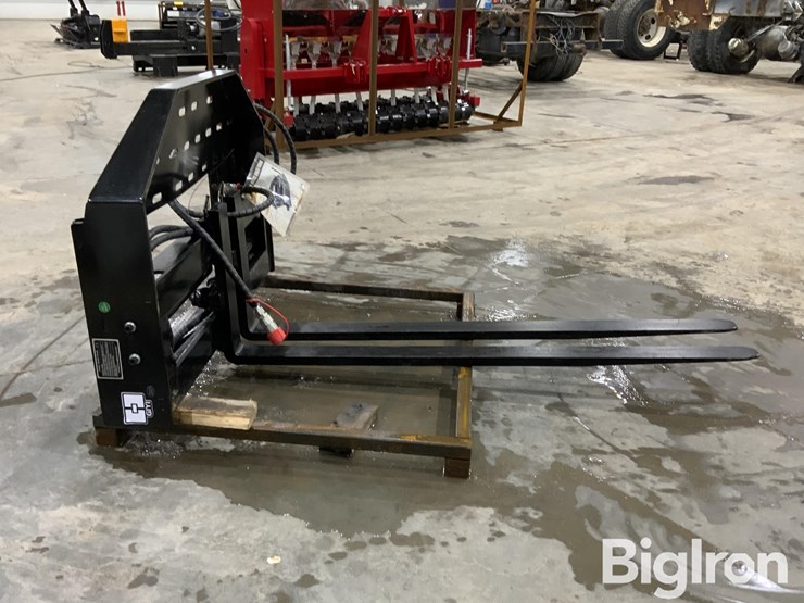 2025-massey-ferguson-730-image-4