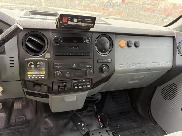 2015-ford-f550-image-14