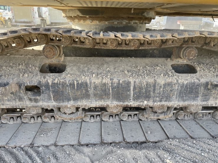 2012-deere-250g-lc-image-25