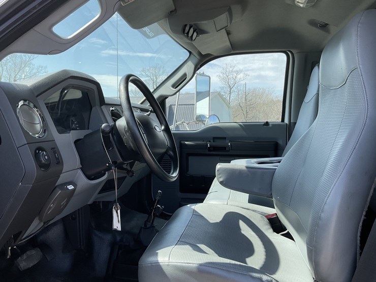 2015-ford-f650-xlt-image-8