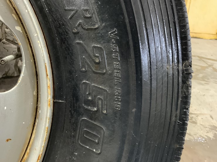 massey-ferguson-730-image-11