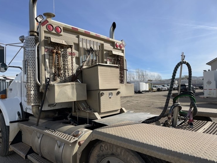 2007-kenworth-t800b-image-17