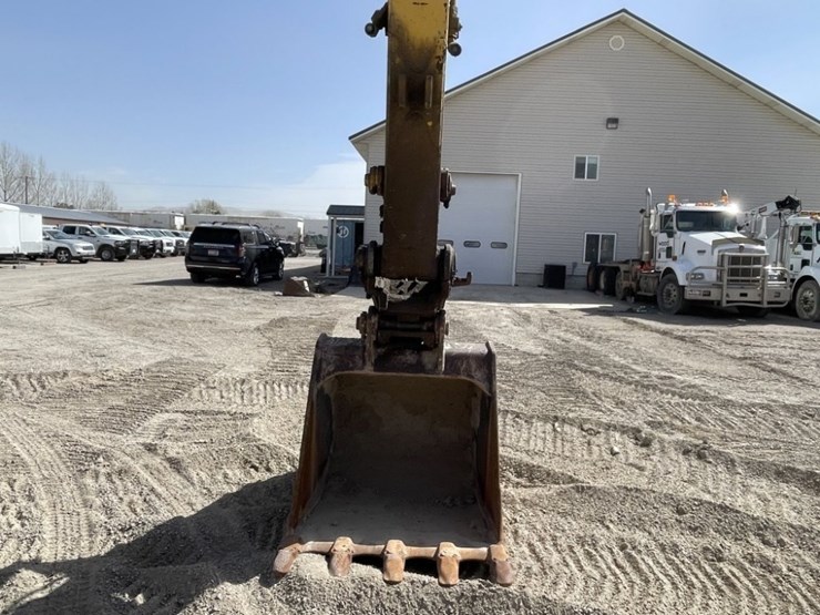 2013-komatsu-pc210-lc-10-image-12