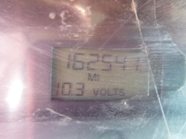 2001-freightliner-fl70-image-40