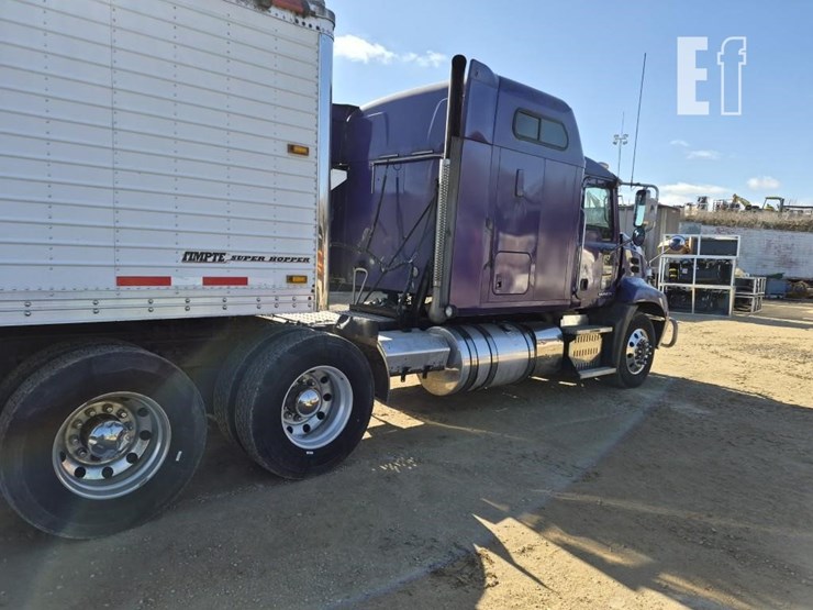 2012-mack-pinnacle-cxu613-image-8