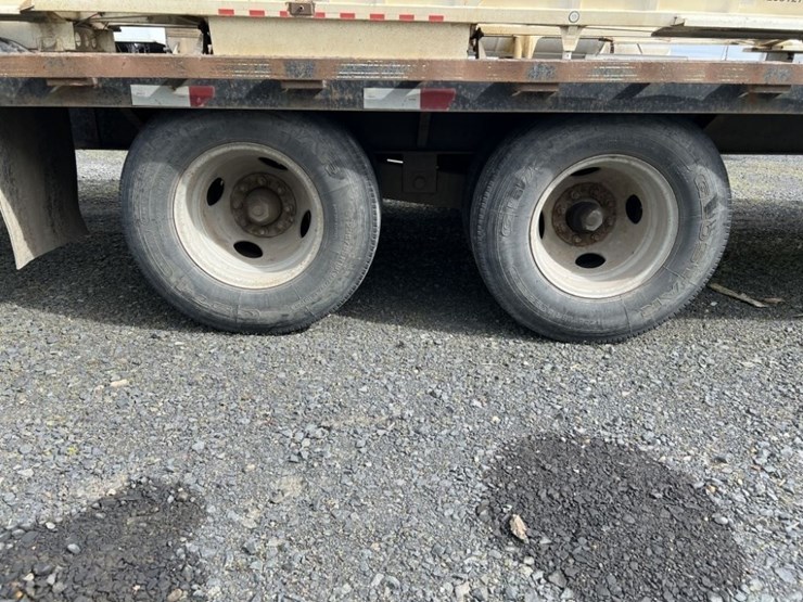 2012-elite-t/a-gooseneck-equipment-trailer-image-11