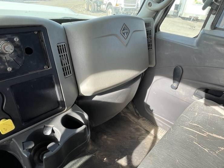 2008-international-7500-t/a-fuel-&-lube-truck-image-35