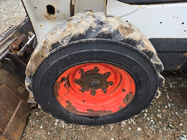 2017-bobcat-s570-image-58