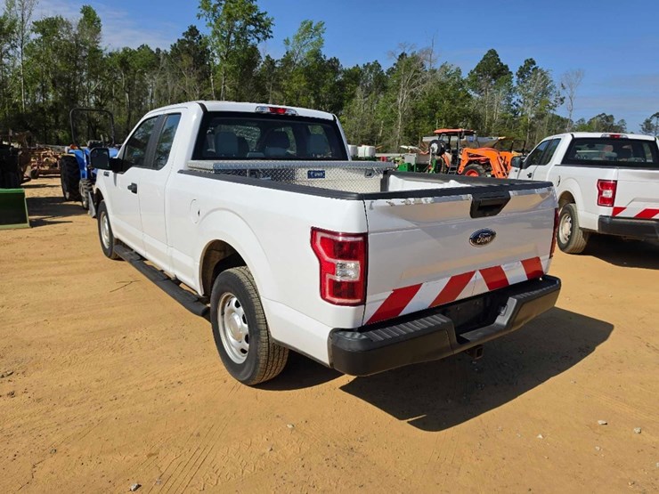 2019-ford-f150-xl-image-2