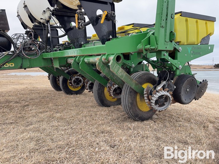 john-deere-7000-image-19