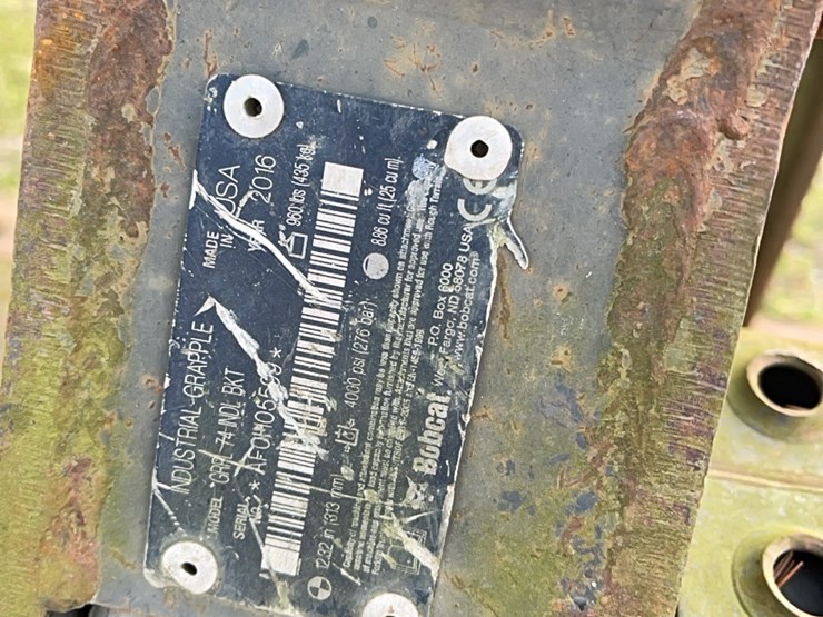 bobcat-industrial-skid-steer-grapple-bucket-6’-image-4