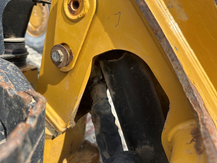2019-caterpillar-259d3-image-22