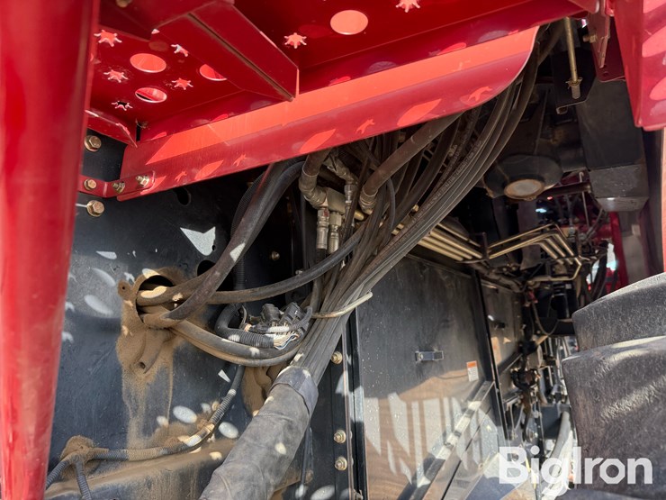 2011-case-ih-6088-image-11