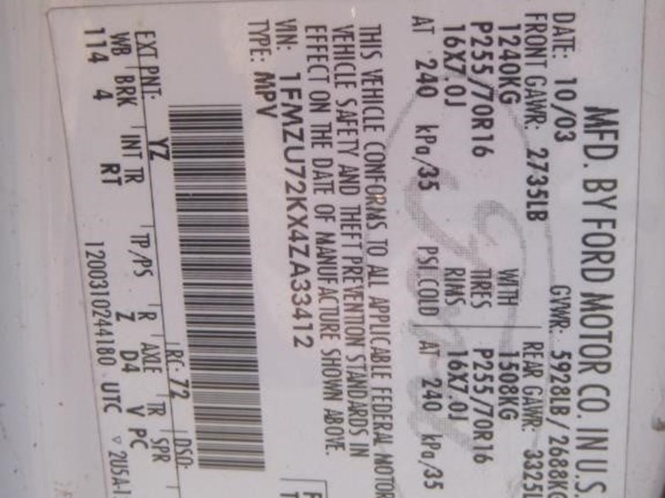 2004-ford-explorer-image-15