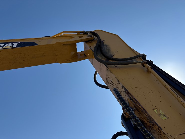 2011-caterpillar-336e-image-26