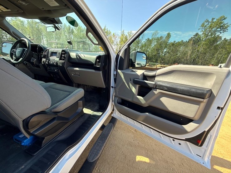 2019-ford-f150-xl-image-10