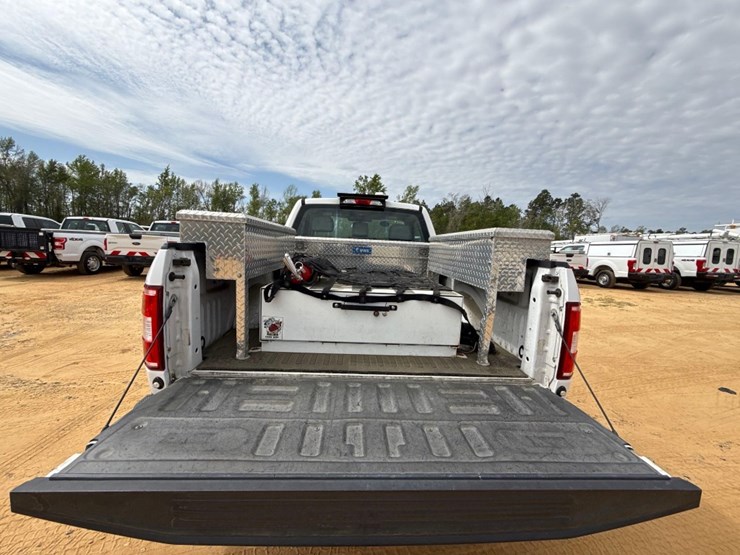 2019-ford-f150-xl-image-7