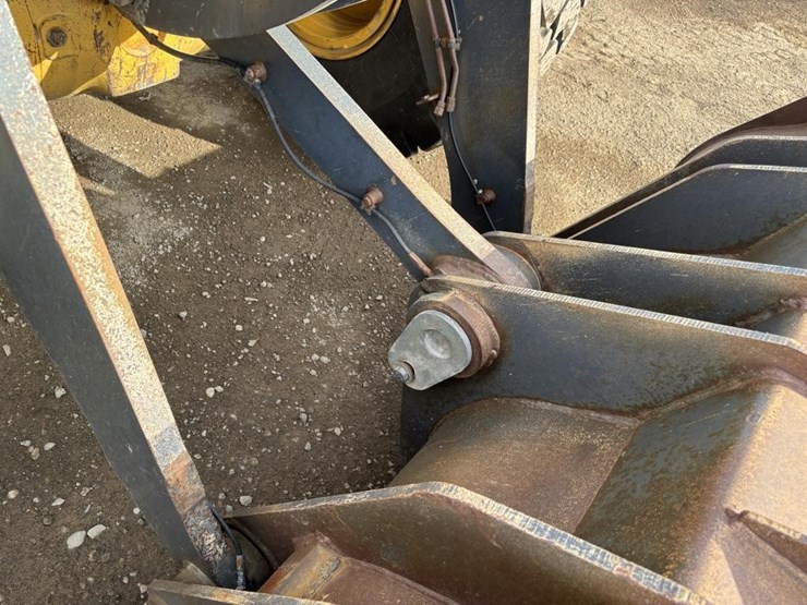 2008-deere-624j-image-13