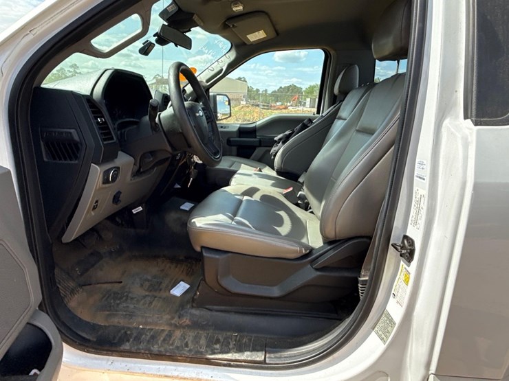 2019-ford-f150-xl-image-9
