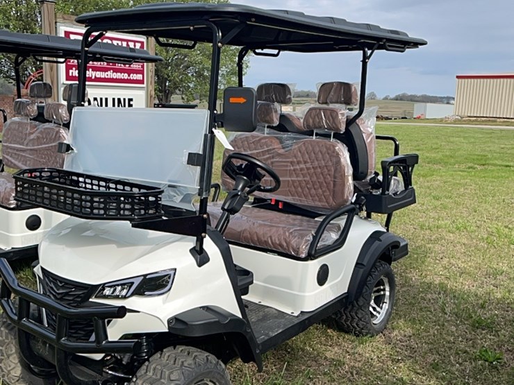 brandnew-4-seat-electric-golf-cart-image-1