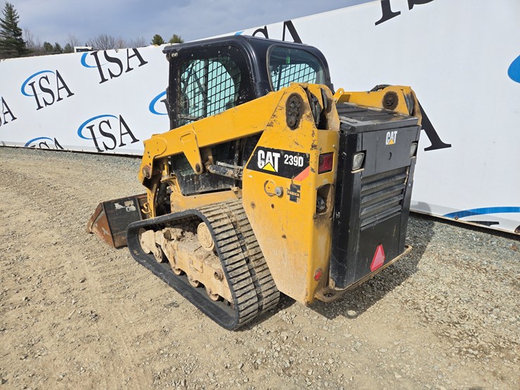 2017-caterpillar-239d-image-3