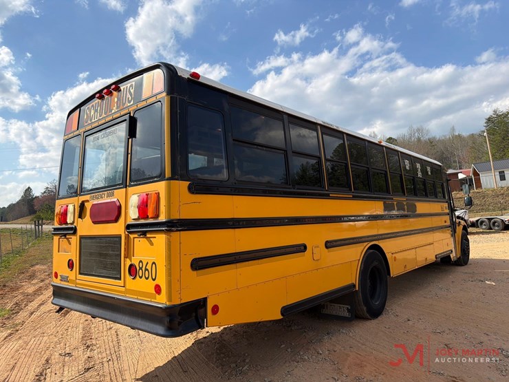 2008-thomas-saf-t-liner-c2-image-2