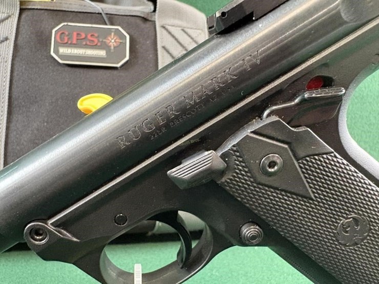 ruger-mark-iv-22/45-22lr-auto-pistol-image-9