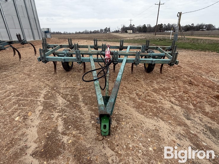 john-deere-100-image-2