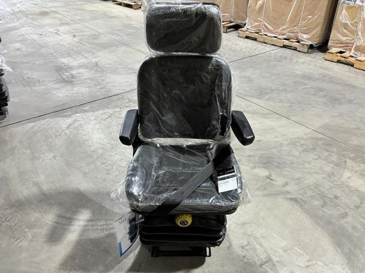 giyi-excavator-seat-image-1