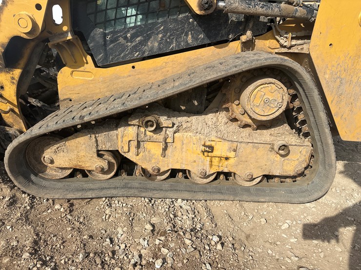2017-caterpillar-239d-image-48
