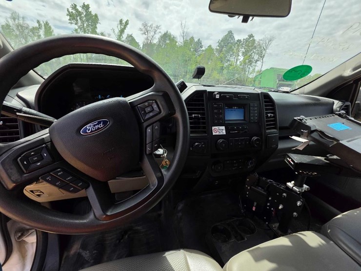 2019-ford-f150-xl-image-10