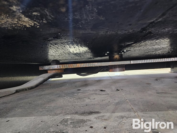 2025-massey-ferguson-730-image-17