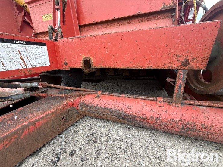 hesston-stackhand-10-forage-stacker-image-12