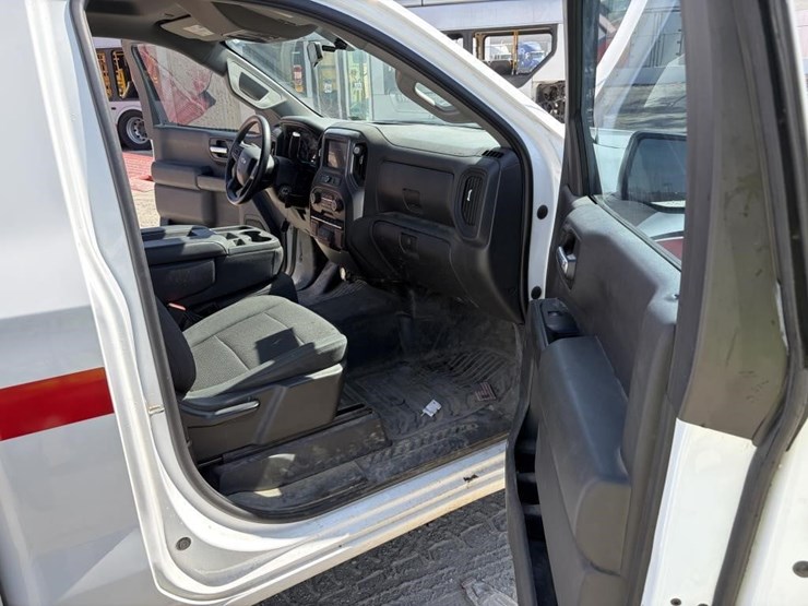 2020-chevrolet-1500-image-9