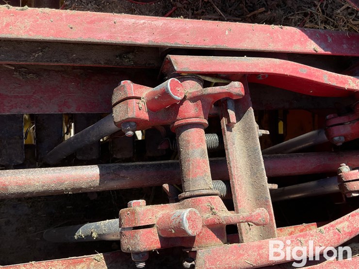 new-holland-275-image-20