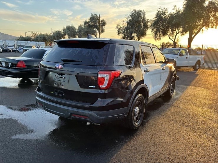 2019-ford-explorer-image-3
