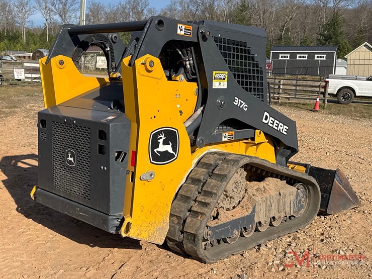 2023-deere-317g-image-3