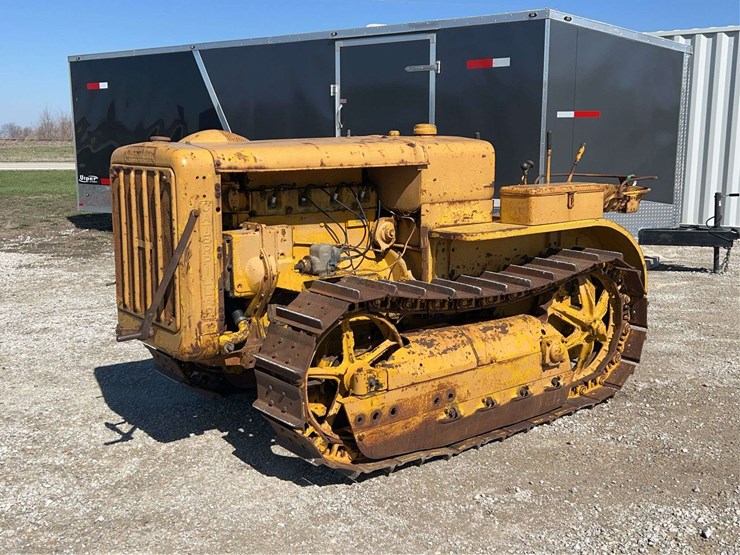 caterpillar-r2-image-1