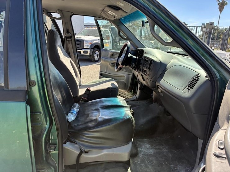 2000-ford-expedition-image-10