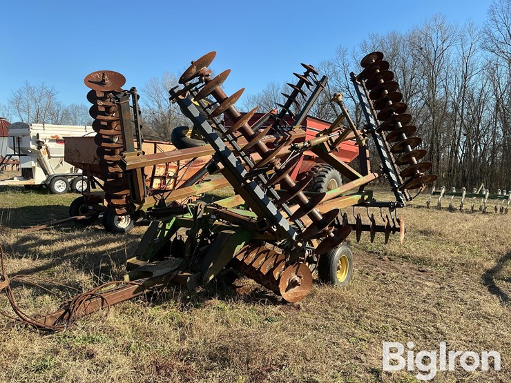 john-deere-630-image-1