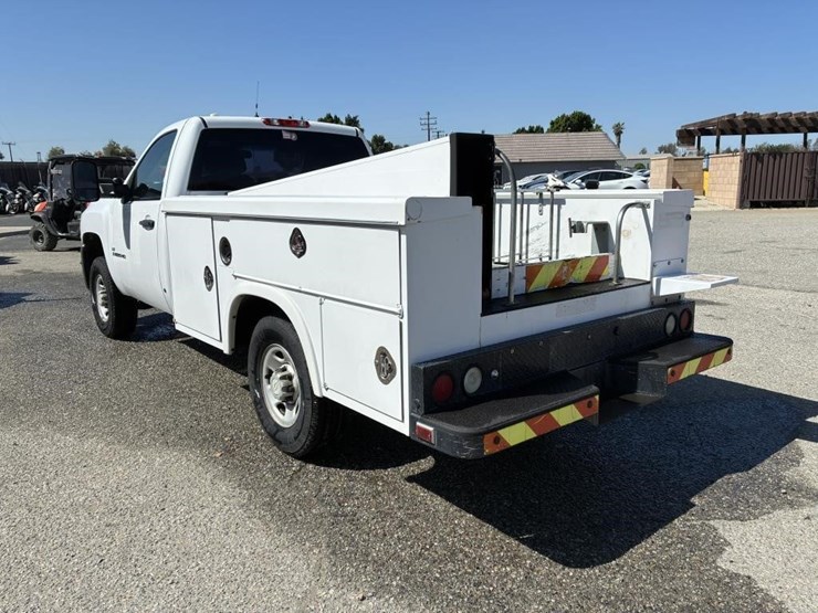 2009-chevrolet-silverado-2500hd-image-4