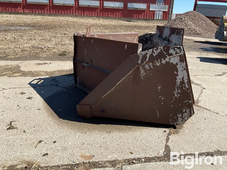 melroe-60"-concrete-utility-bucket-image-8