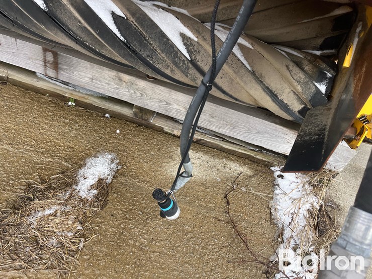 2014-new-holland-720hd-image-14